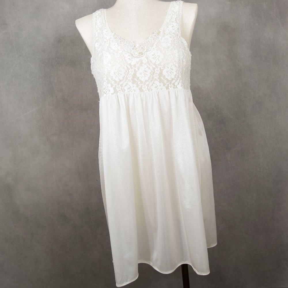 Unforgettable Vintage nylon lace nightgown Large